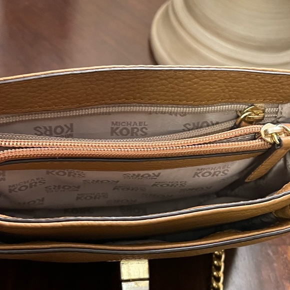 Michael Kors - Picture 2 of 2